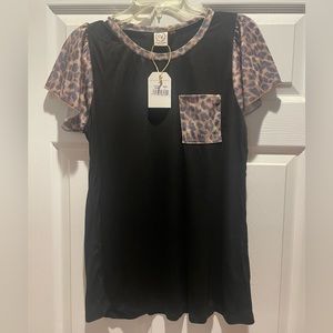 Grace & Emma Black with Leopard Accents Top Size Large